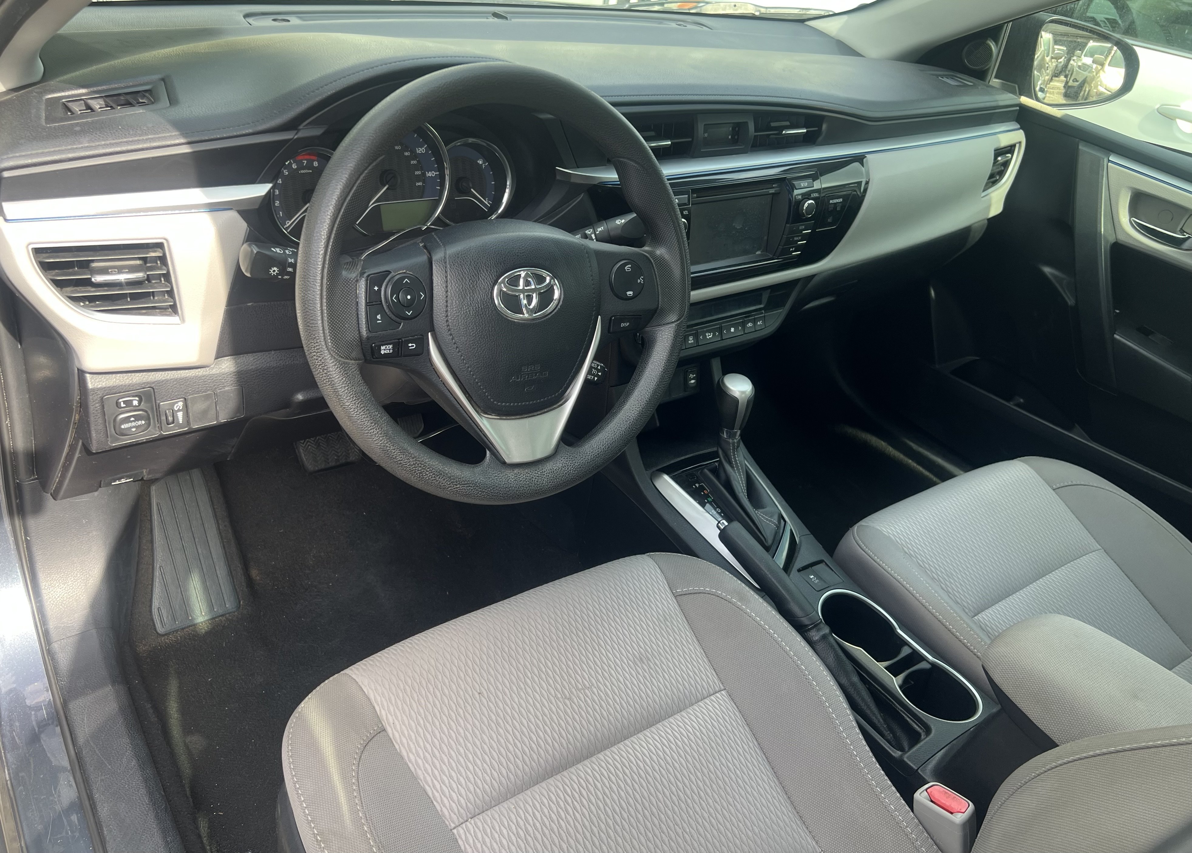 2015 Toyota Corolla photo 8