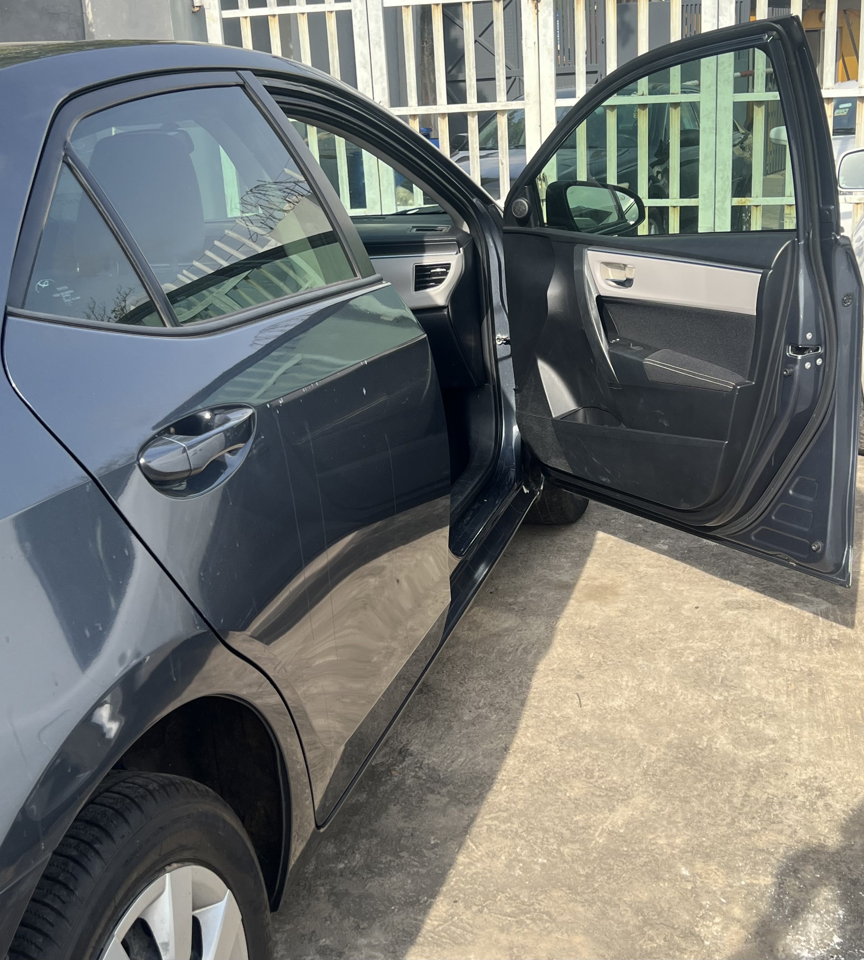 2015 Toyota Corolla photo 17