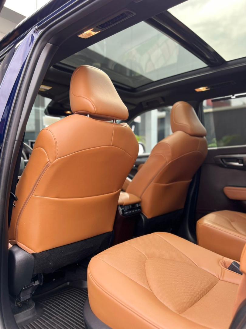 2022 Toyota Highlander XLE photo 10