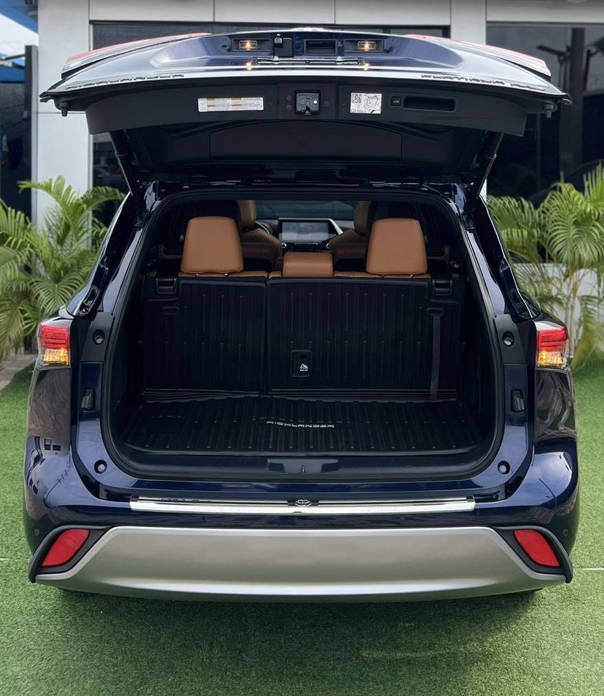 2022 Toyota Highlander XLE photo 13