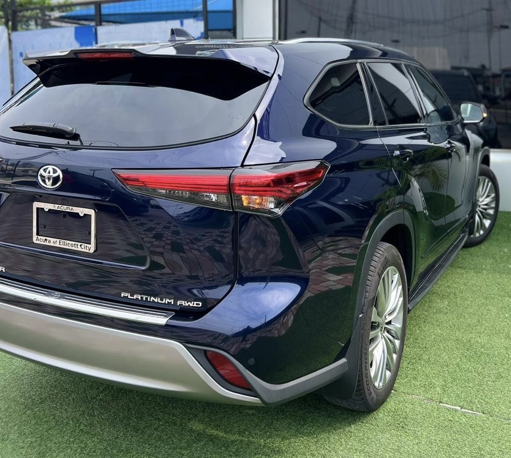2022 Toyota Highlander XLE photo 14