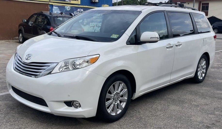 2015 Toyota Corolla photo 2