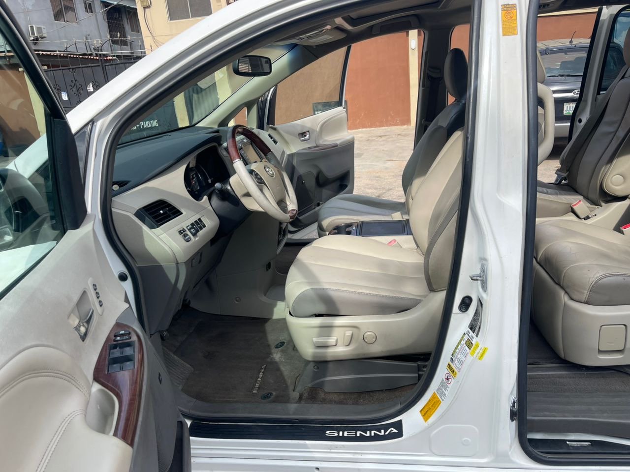 2015 Toyota Corolla photo 4