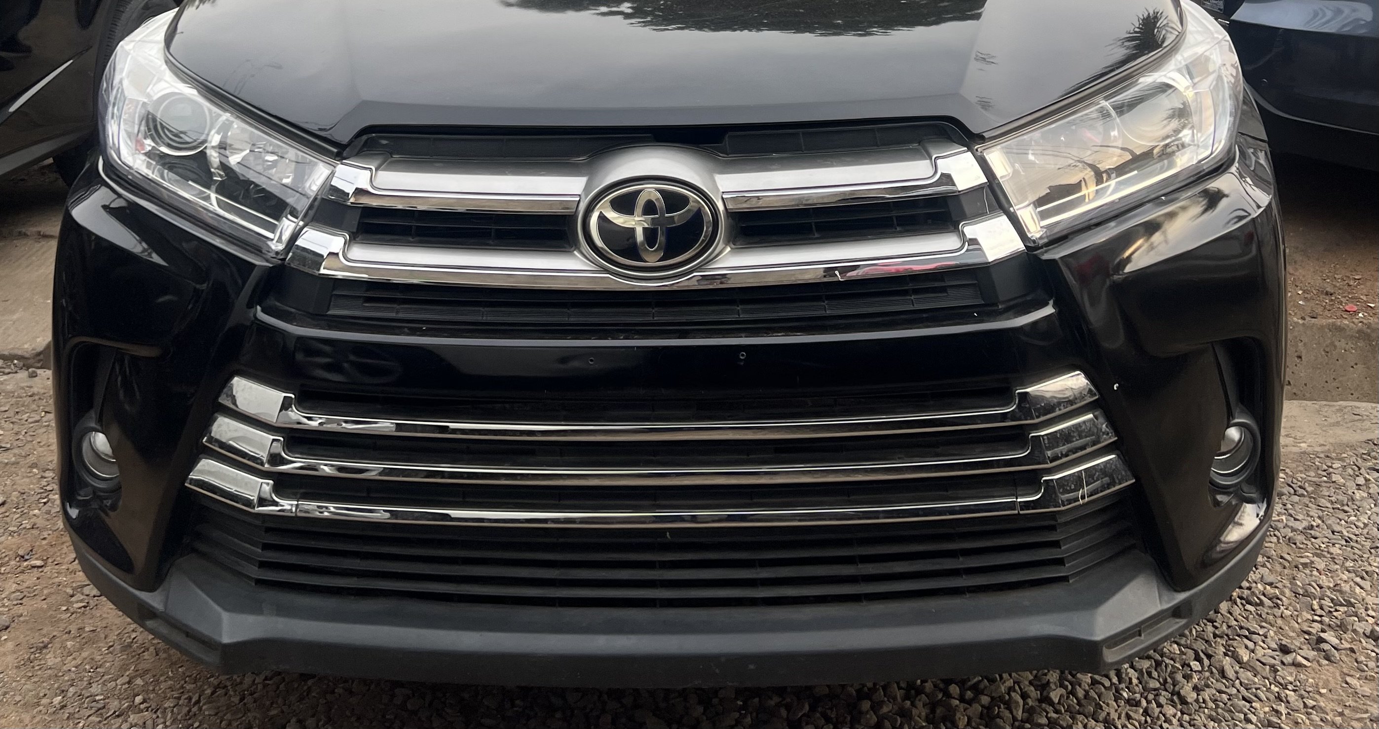 2017 Toyota Highlander, Se photo 2