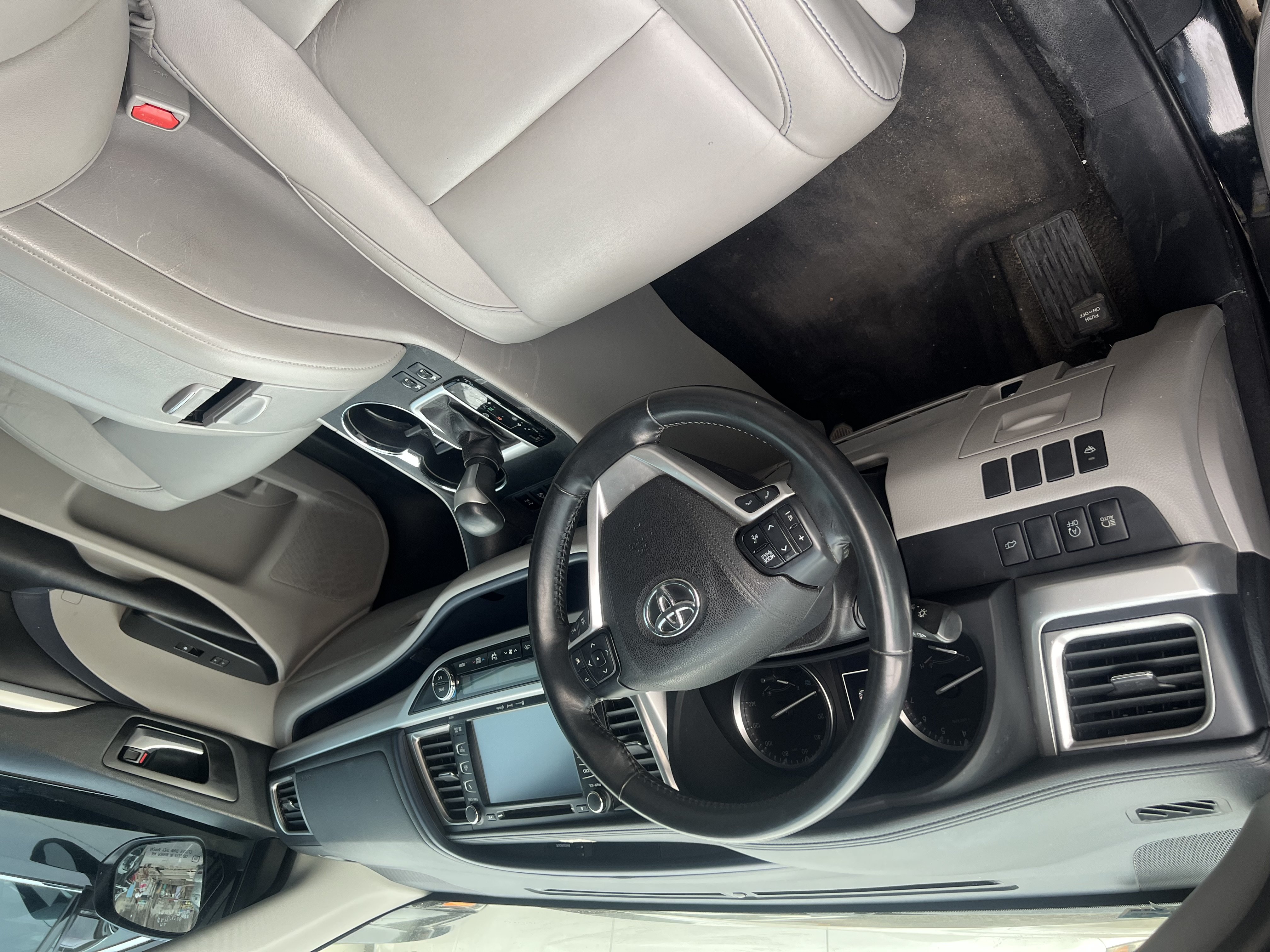 2017 Toyota Highlander, Se photo 8