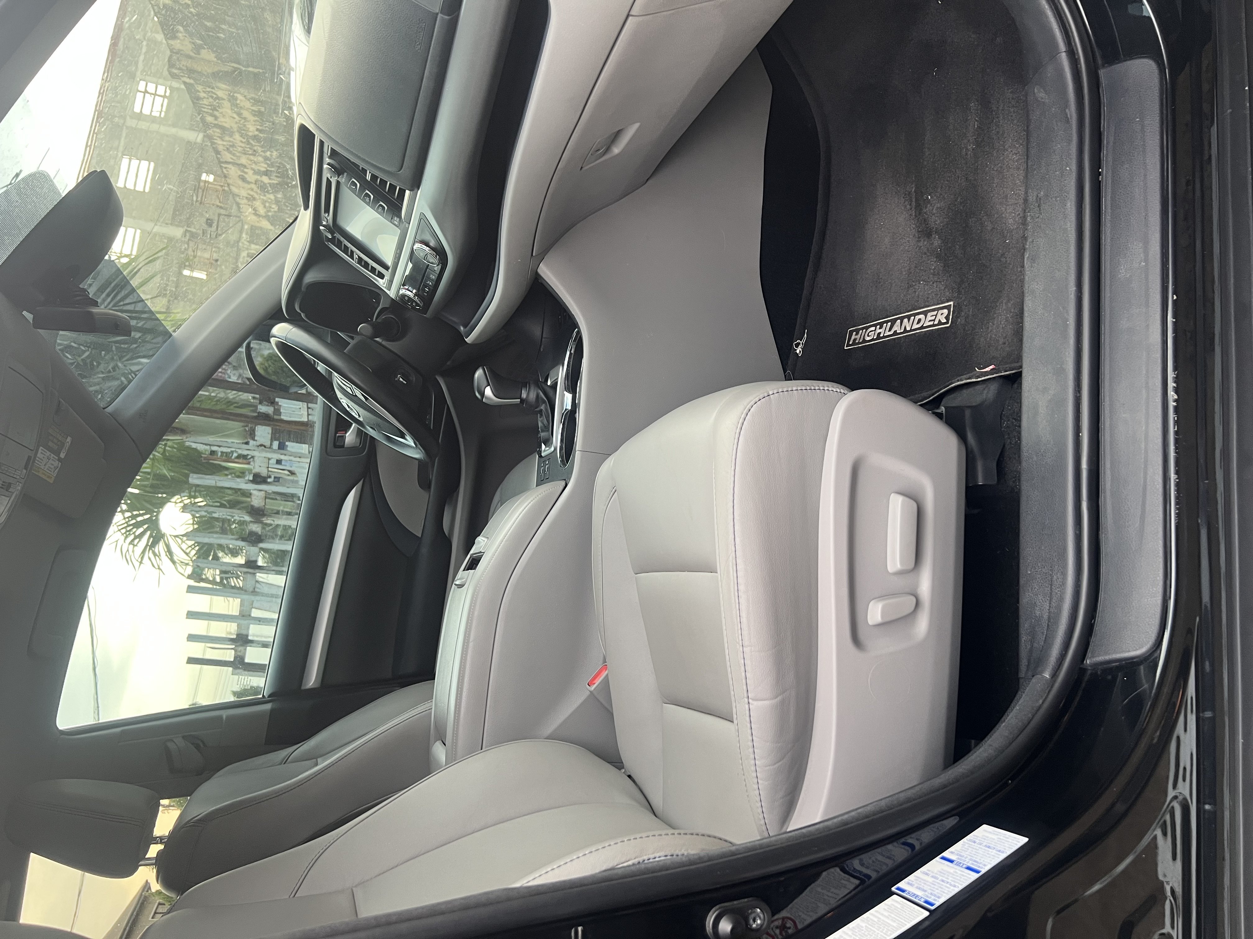 2017 Toyota Highlander, Se photo 11