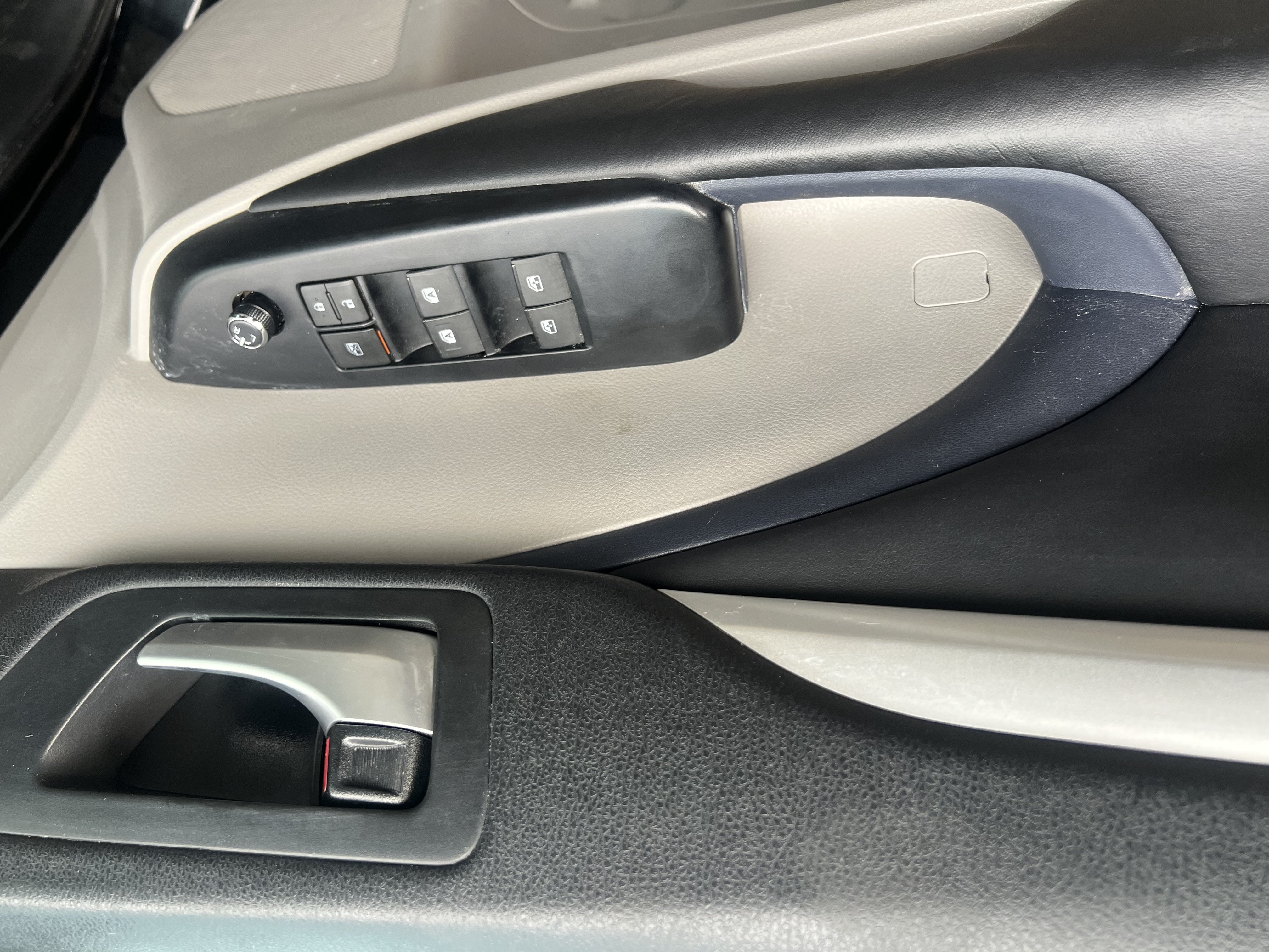 2017 Toyota Highlander, Se photo 13