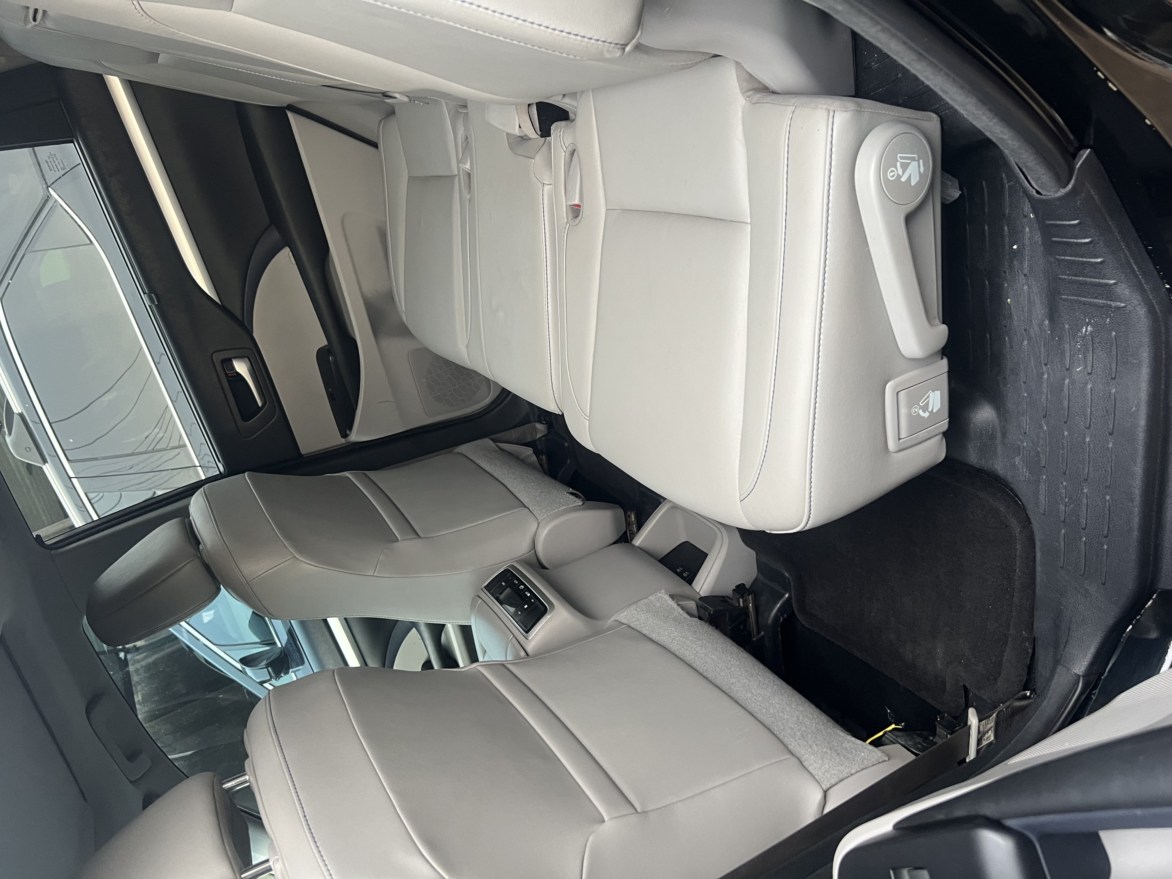 2017 Toyota Highlander, Se photo 16