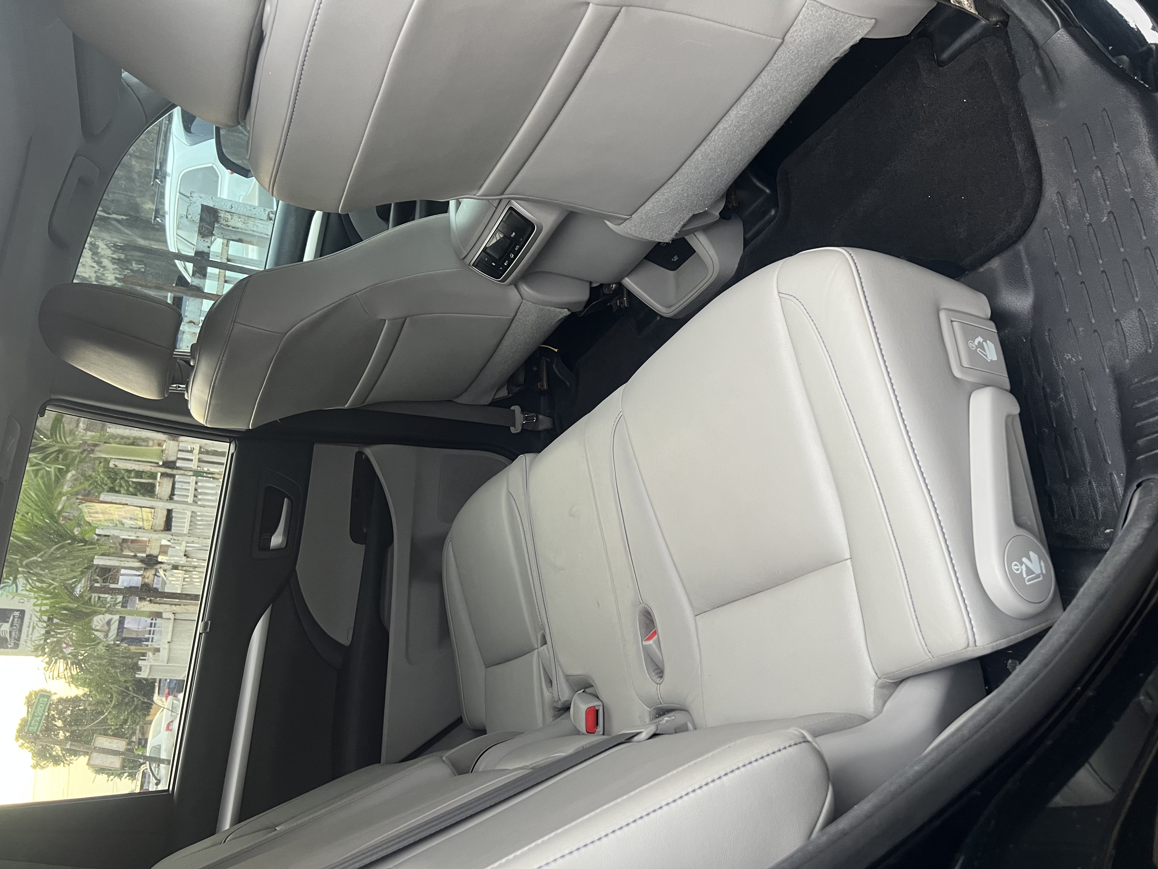 2017 Toyota Highlander, Se photo 17