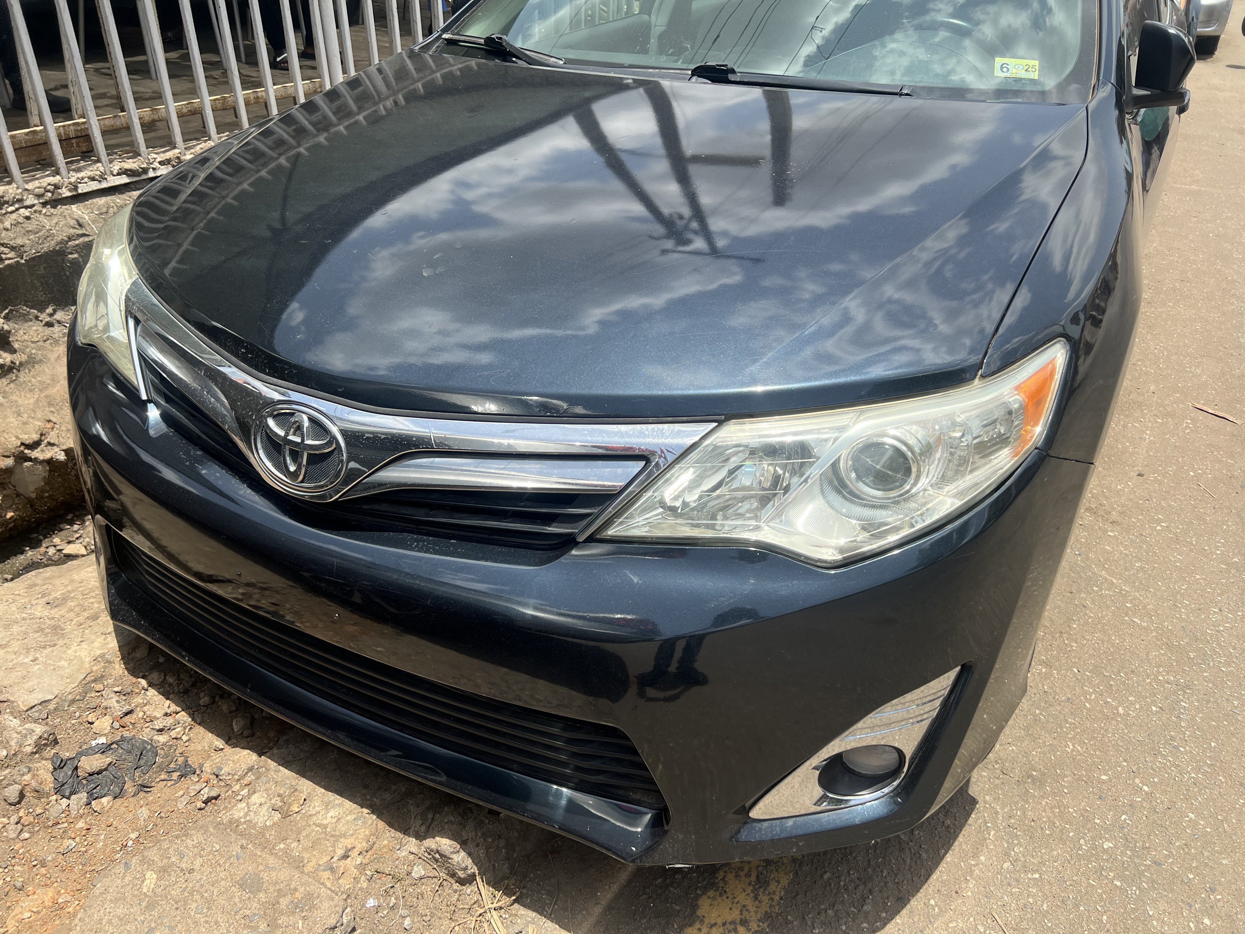 2013 Toyota Camry,Xle photo 2