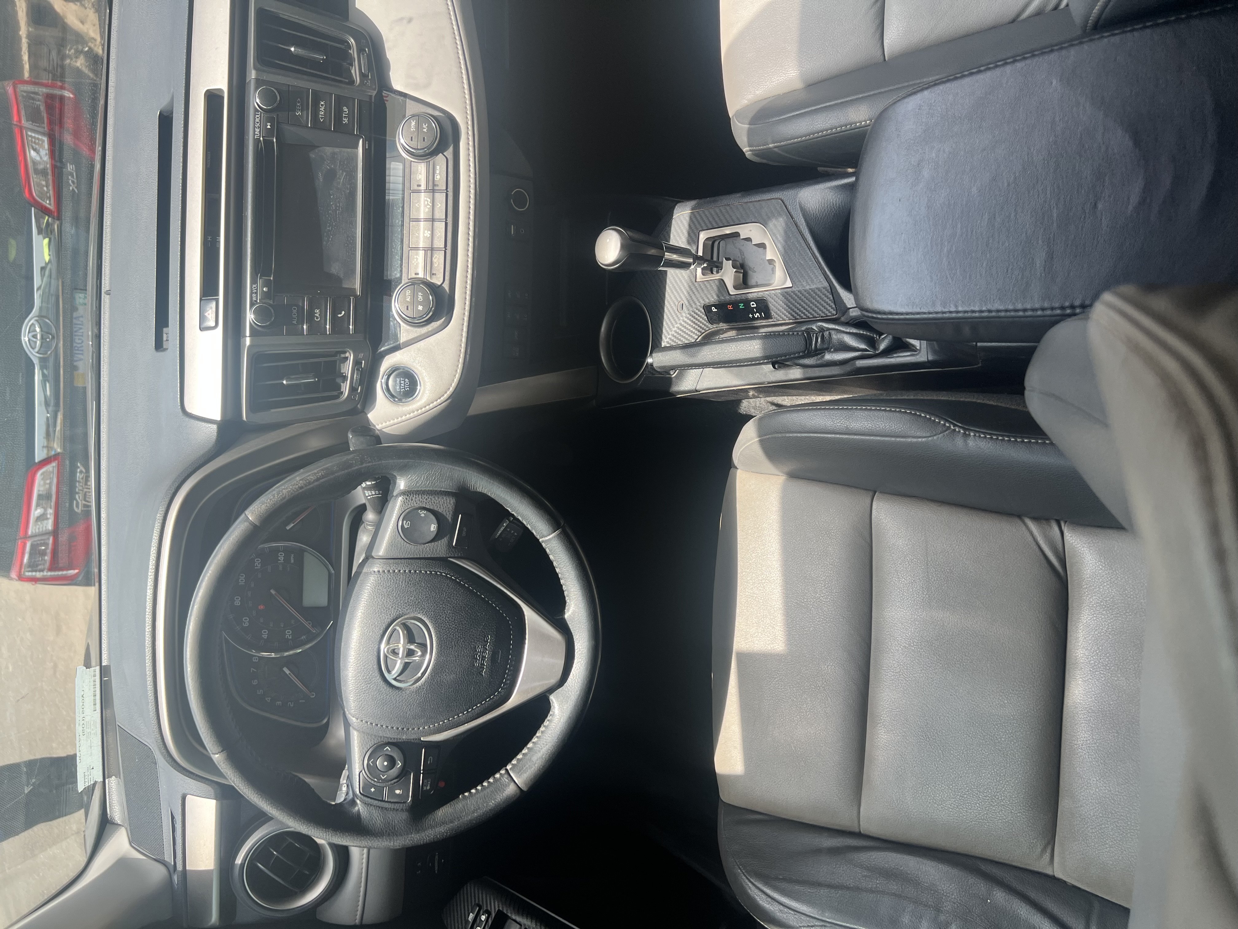 2015 Toyota RAV4 photo 6