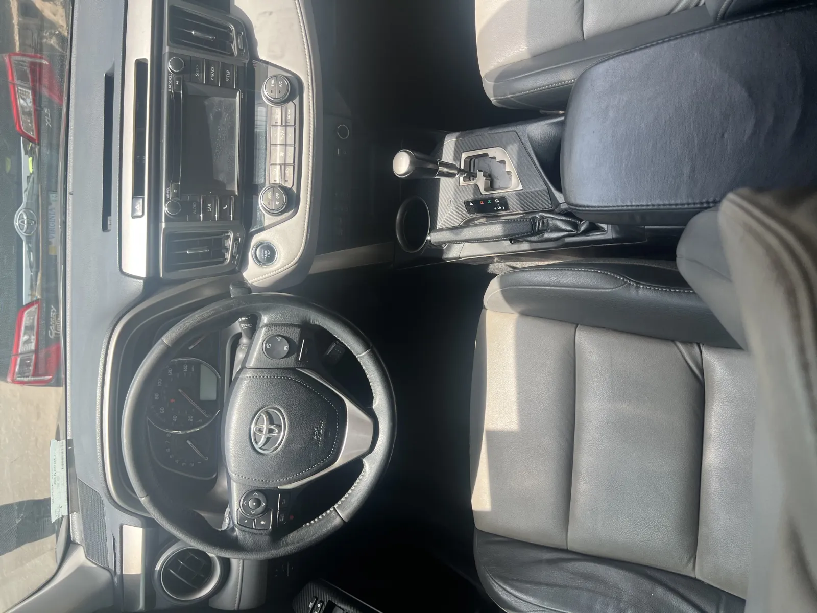 2015 Toyota RAV4 photo 6