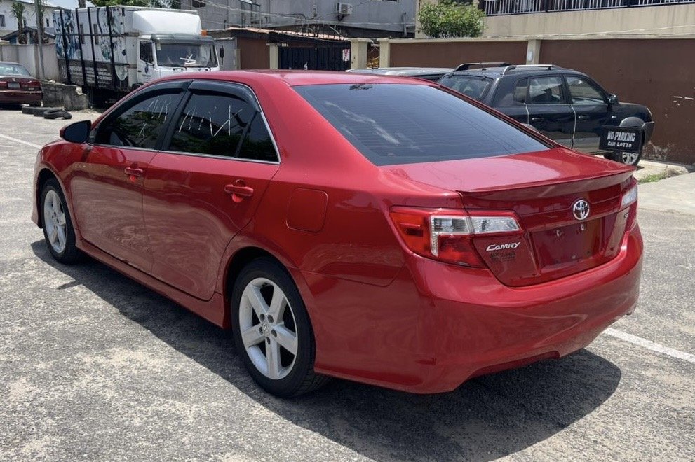 2012 Toyota Camry,Se photo 11