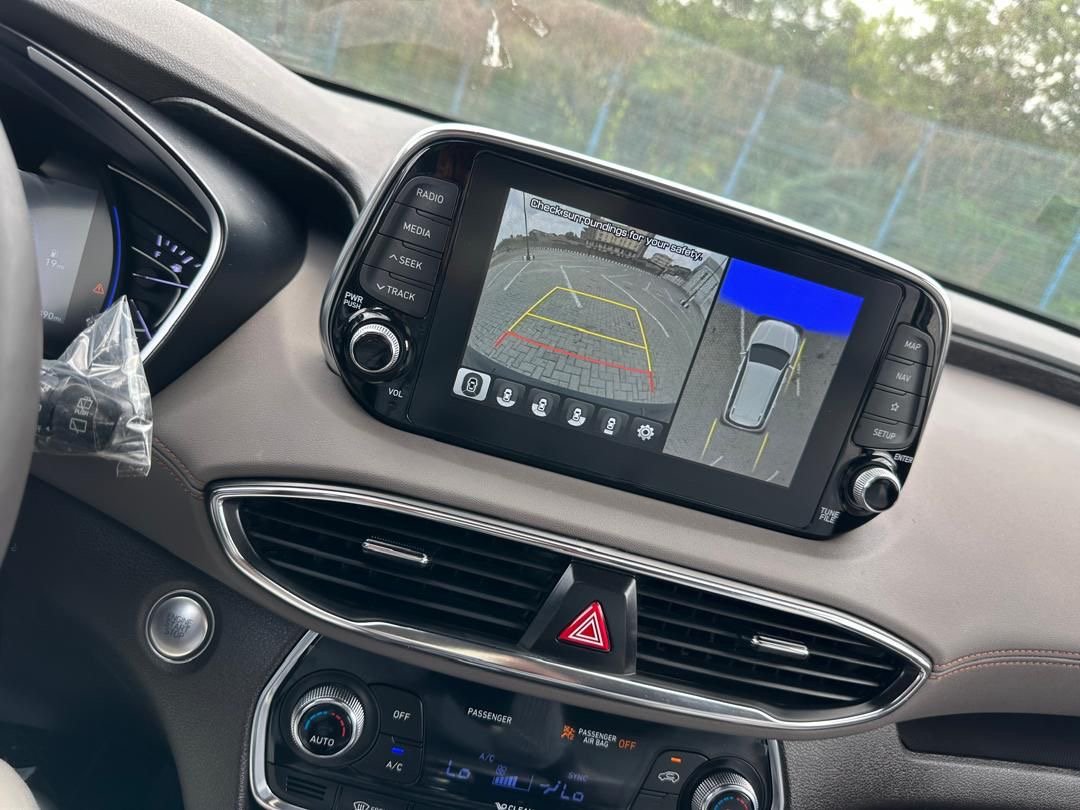 2020 Hyundai Santa Fe photo 5