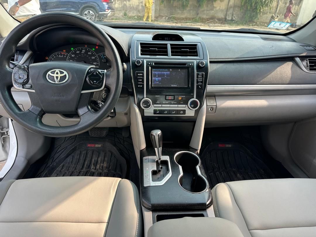 2014 Toyota Camry L photo 7