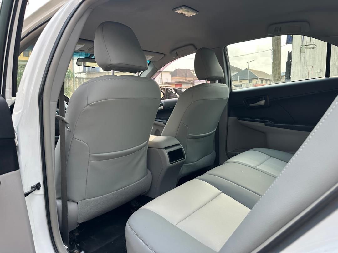 2014 Toyota Camry L photo 10