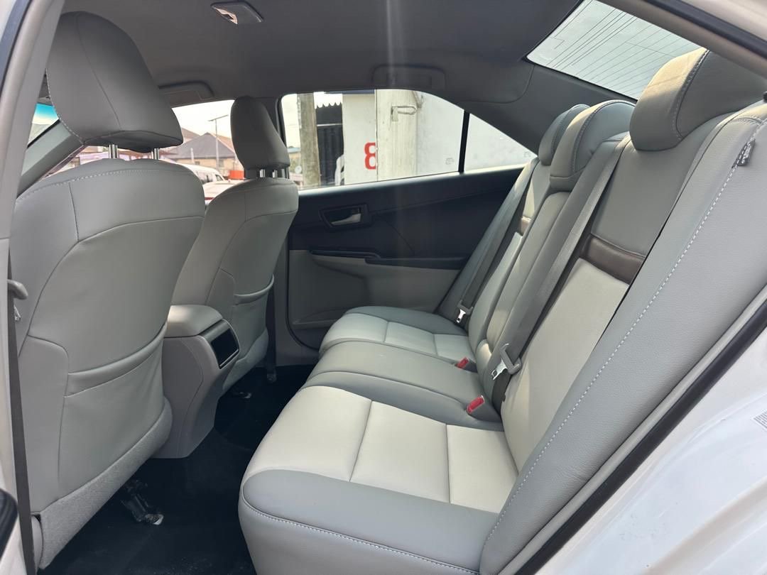 2014 Toyota Camry L photo 12