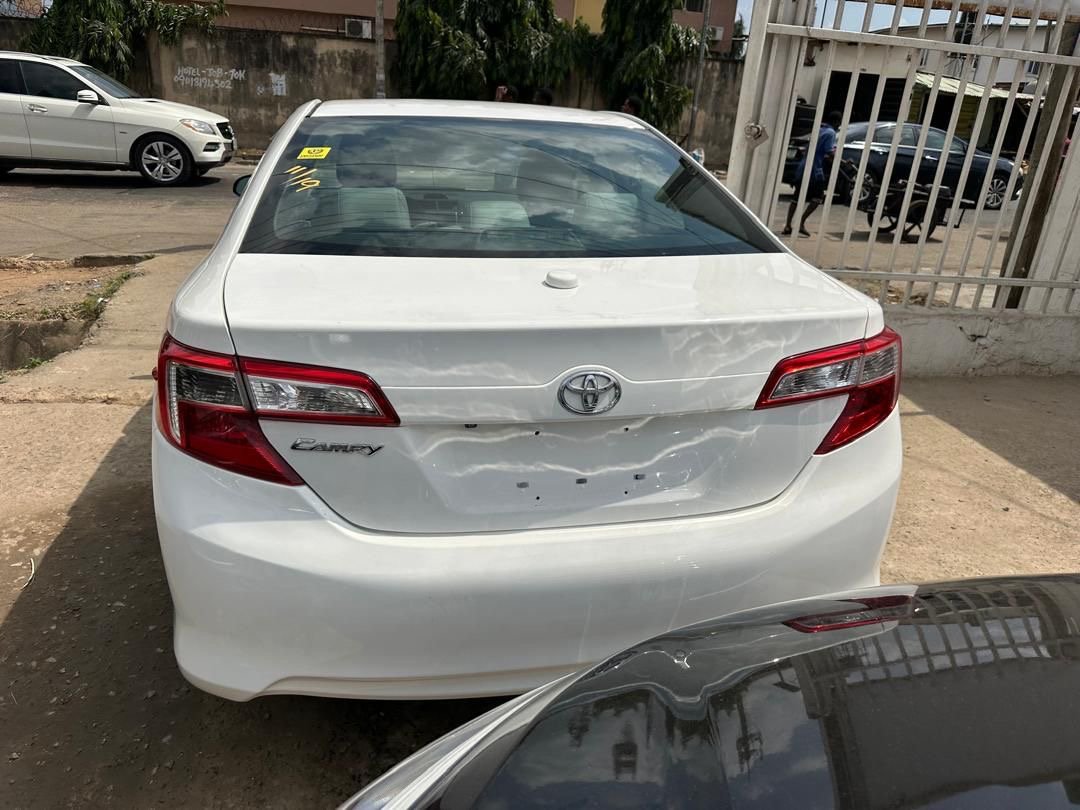 2014 Toyota Camry L photo 15