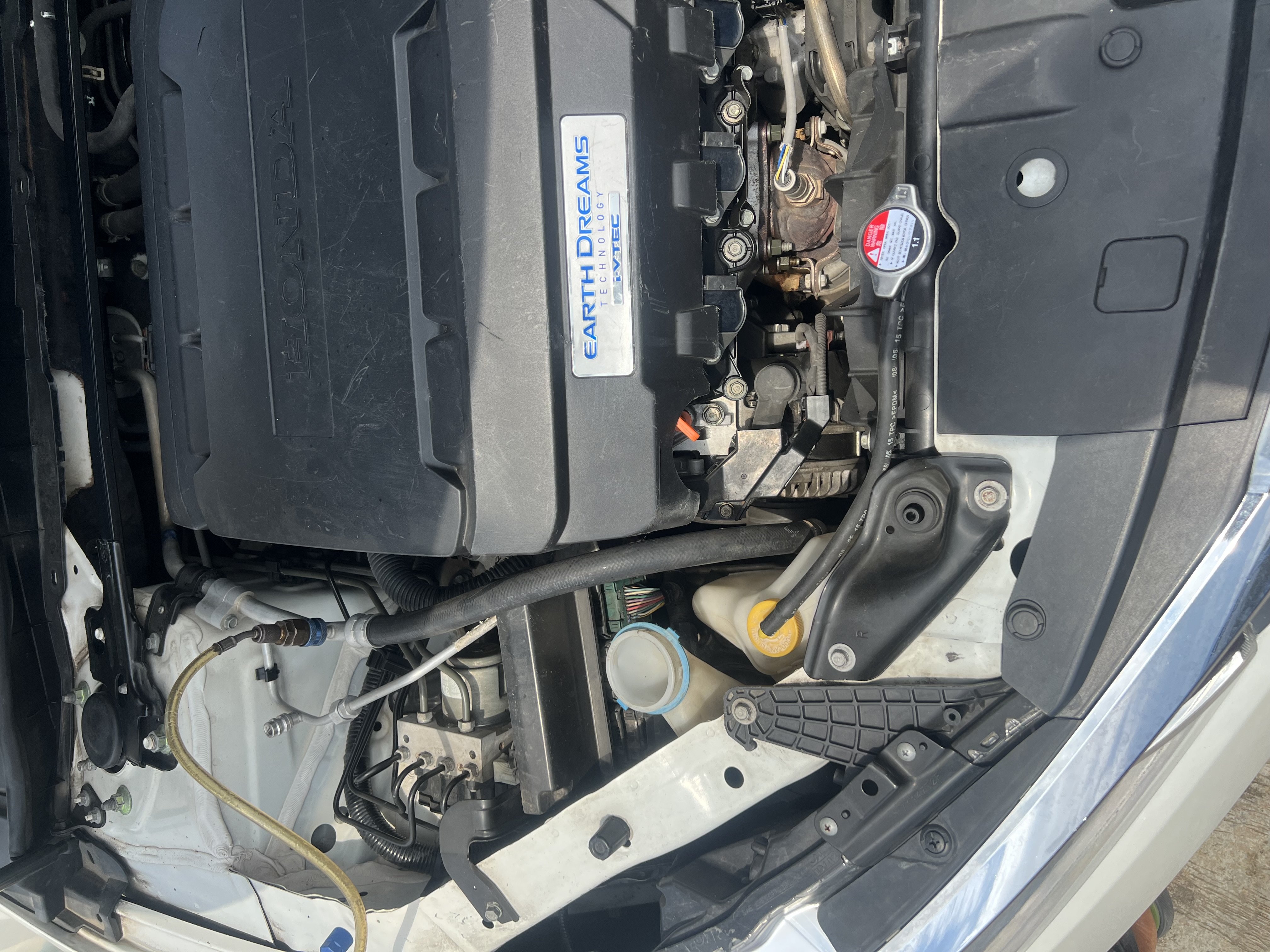 2016 Honda Accord 9GN photo 5