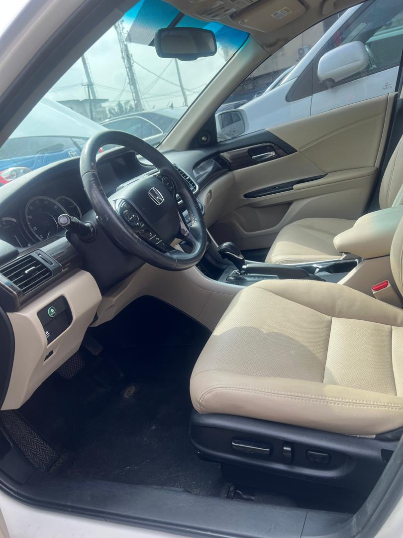 2016 Honda Accord 9GN photo 8