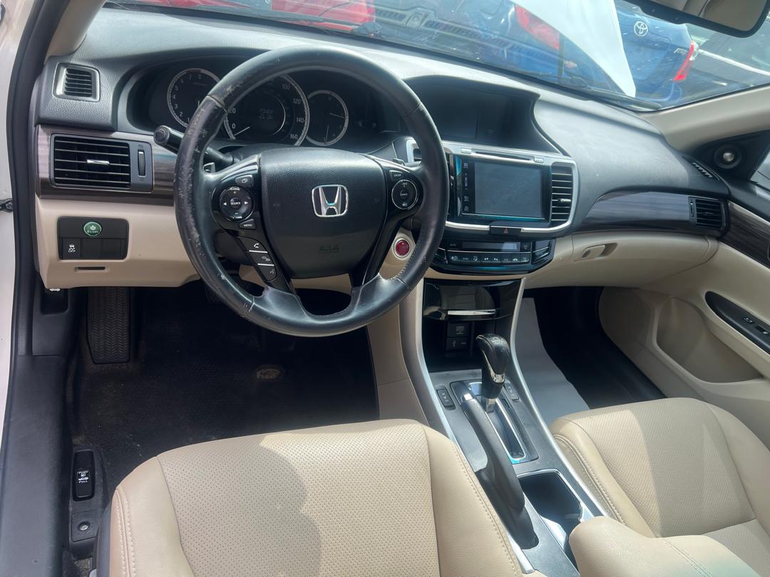 2016 Honda Accord 9GN photo 9