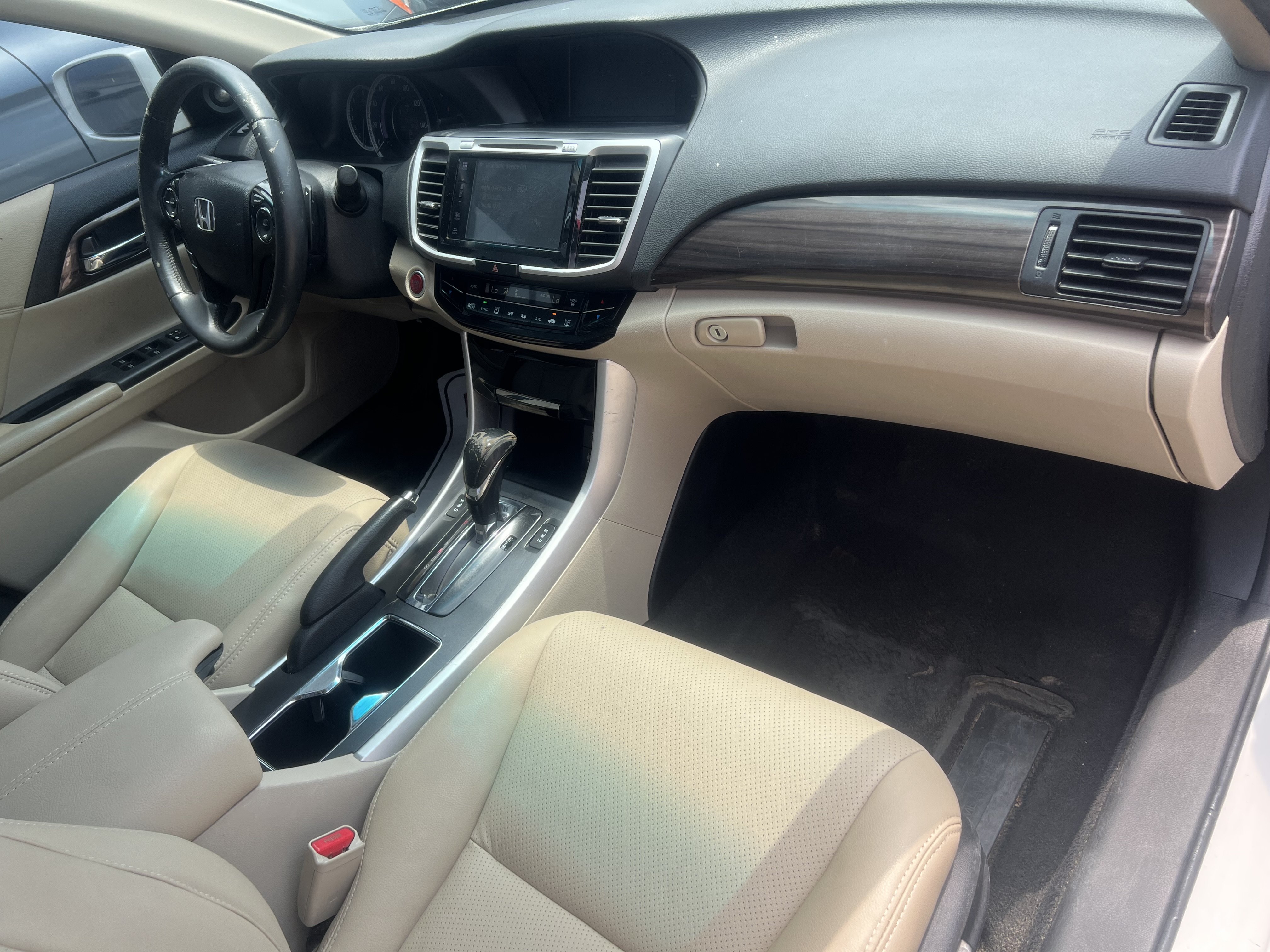 2016 Honda Accord 9GN photo 12