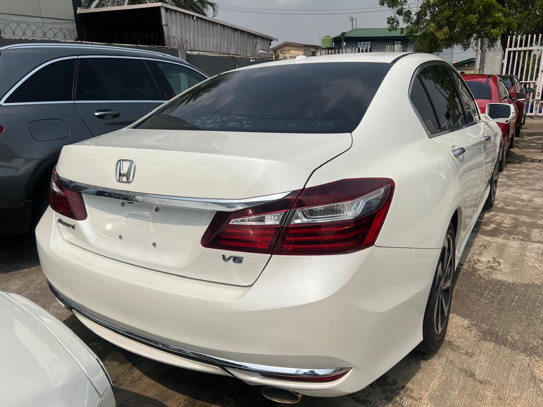 2016 Honda Accord 9GN photo 20