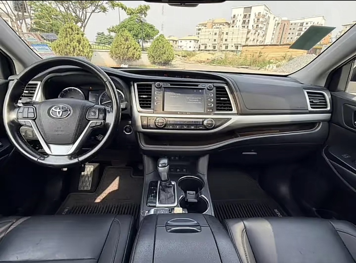 2019 Toyota Highlander XLE photo 6