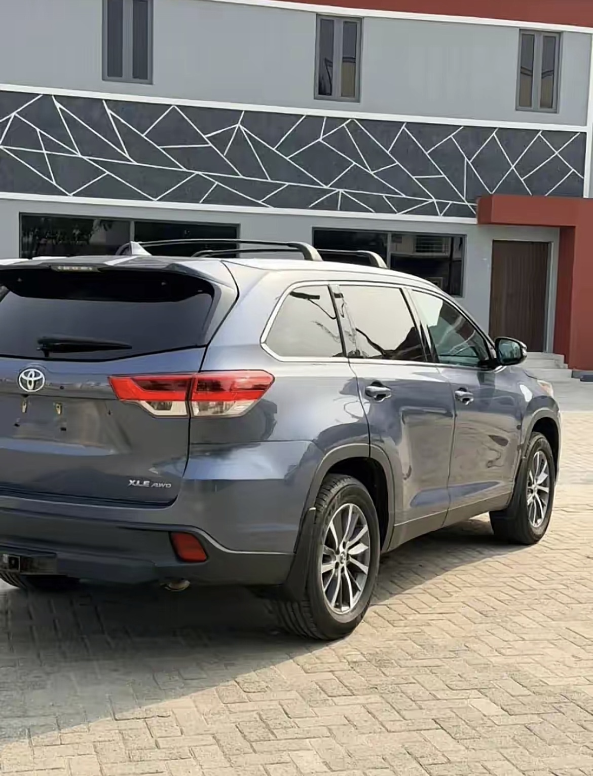 2019 Toyota Highlander XLE photo 10