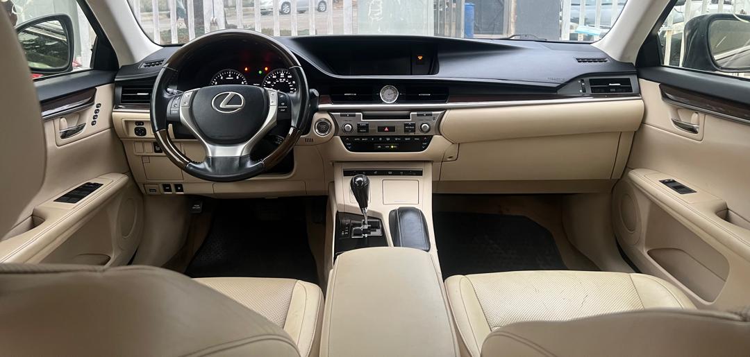 2013 Lexus Lexus photo 7