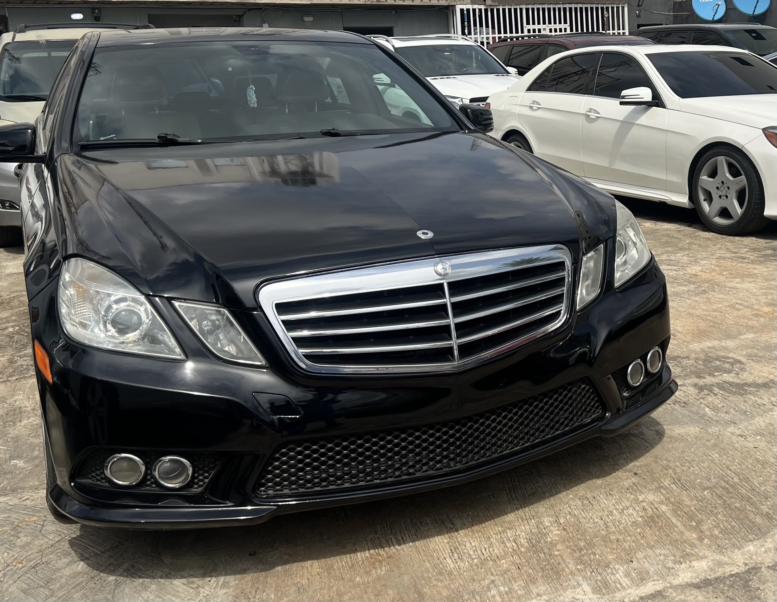 2010 Mercedes-Benz E 350 photo 2
