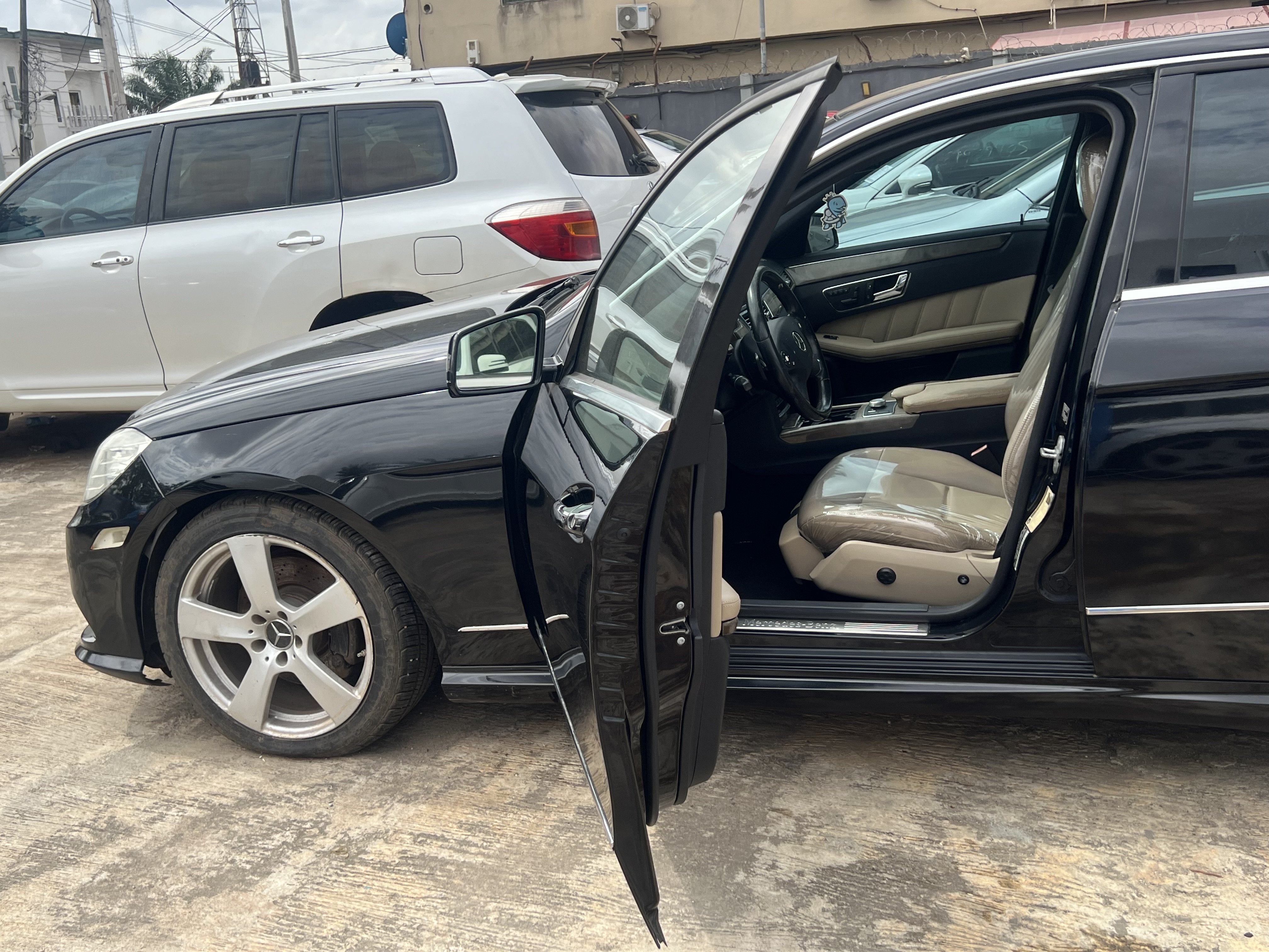 2010 Mercedes-Benz E 350 photo 17