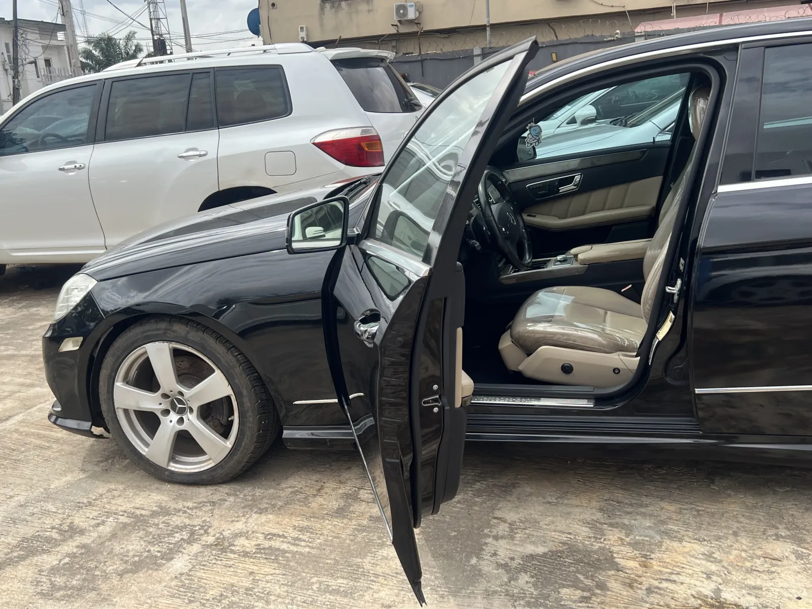 2010 Mercedes-Benz E 350 photo 17