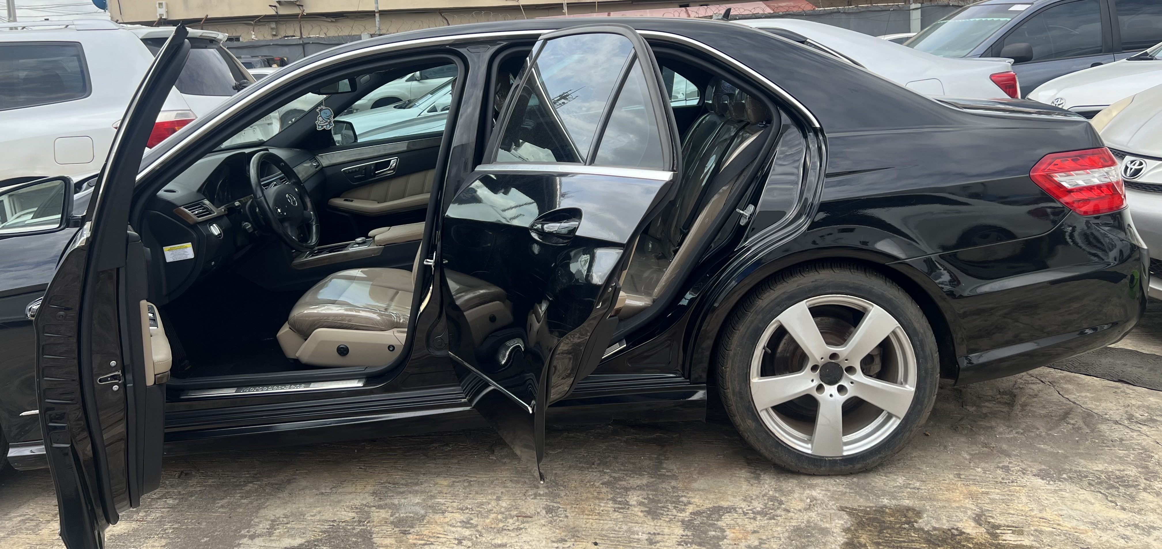 2010 Mercedes-Benz E 350 photo 18